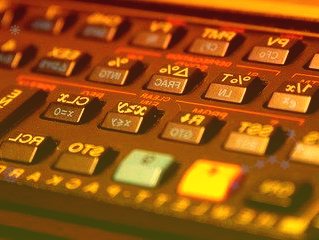 神秘投资者押注6500万美股节前反弹是火中取栗还是未卜先知?