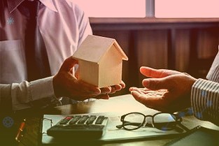 英国央行紧随美联储放鹰加息15个基点至0.25%
